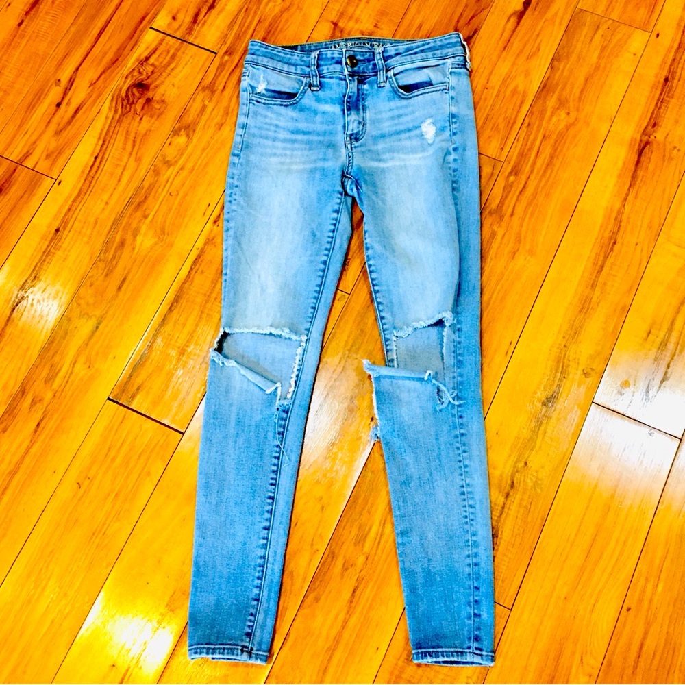 American Eagle jegging denim jeans distressed light wash skinny 2
